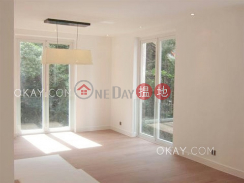Rare 2 bedroom with balcony | Rental|Wan Chai District31-33 Village Terrace(31-33 Village Terrace)Rental Listings (OKAY-R75141)_0