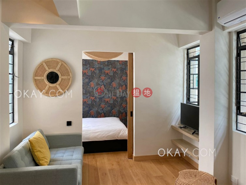 Tasteful 1 bedroom in Sheung Wan | Rental | 8-12 Upper Lascar Row 摩羅上街8-12號 Rental Listings