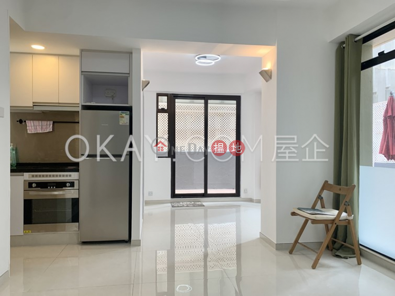 HK$ 27,000/ month, On Fung Building Western District, Unique 1 bedroom with terrace | Rental