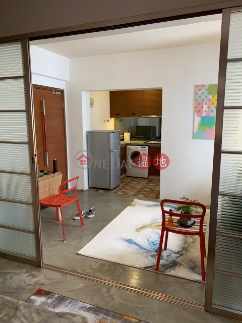 Quiet Cul De Sac 1 bedroom Central Kau U Fong Walk-Up | 16-18 Kau U Fong 九如坊西 16-18 號 _0