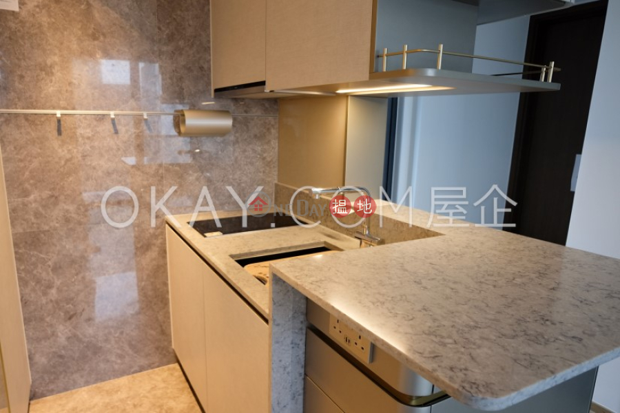 西邊街13-15號中層-住宅出租樓盤HK$ 25,000/ 月