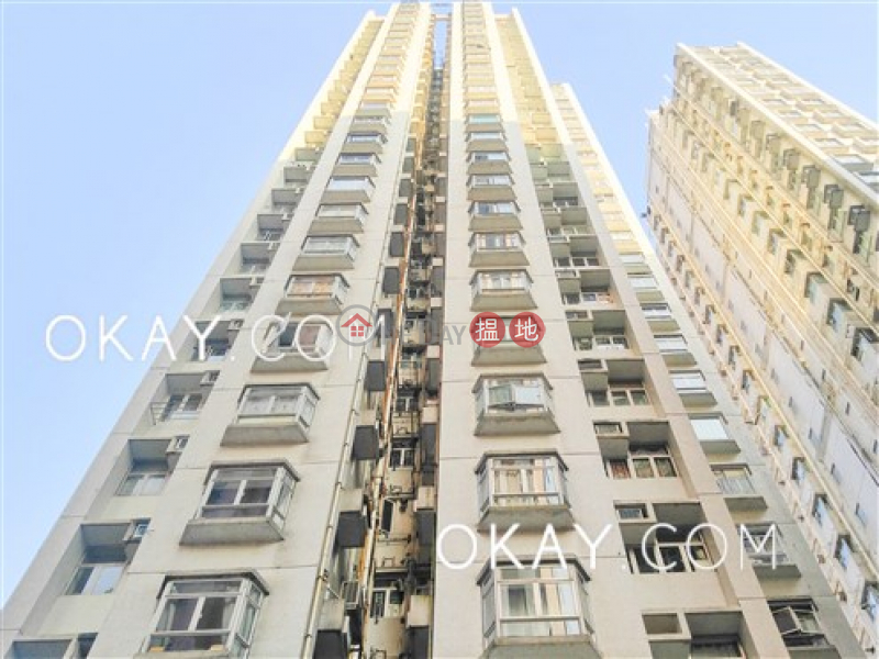 Lovely 1 bed on high floor with harbour views & rooftop | Rental | Lily Court 蓮花園 Rental Listings