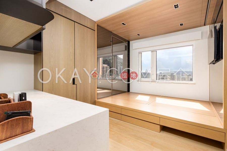 Property Search Hong Kong | OneDay | Residential Rental Listings | Gorgeous 3 bedroom on high floor with balcony & parking | Rental