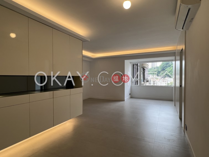 Elegant 3 bedroom with balcony | Rental, Pine Gardens 松苑 Rental Listings | Wan Chai District (OKAY-R50941)