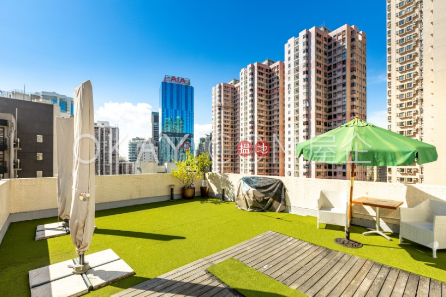 Stylish 3 bedroom on high floor with rooftop | For Sale | Vicky Court 康平閣 Sales Listings