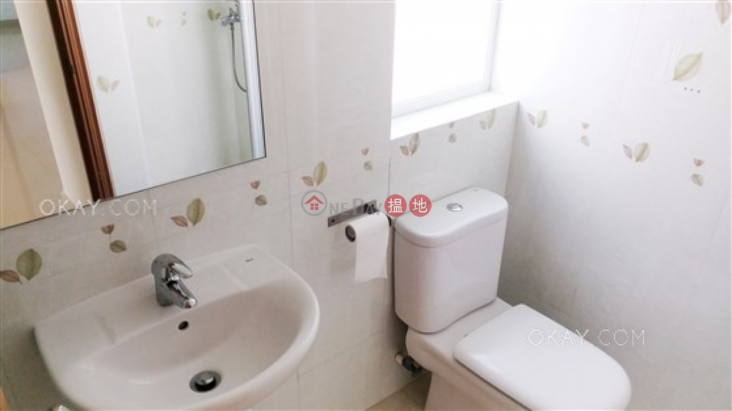 HK$ 38,000/ month, Ng Fai Tin Village House | Sai Kung | Lovely house with balcony & parking | Rental