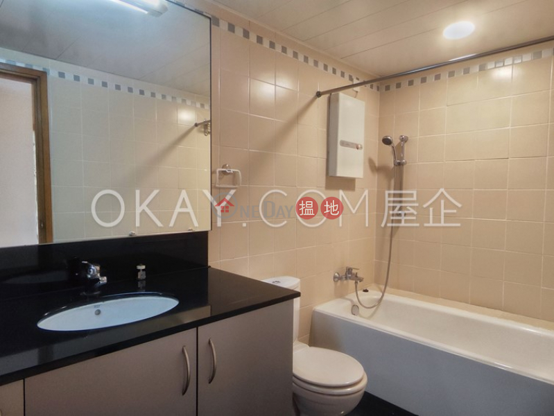 HK$ 16.5M, Hollywood Terrace Central District Lovely 3 bedroom on high floor with sea views | For Sale