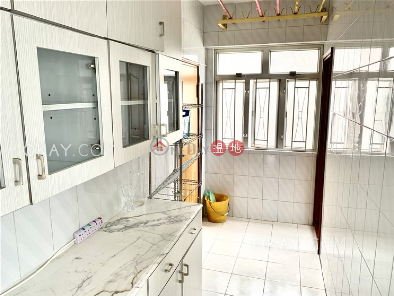 HK$ 50,000/ 月|珊瑚閣A座-東區3房2廁,實用率高,極高層,連車位《珊瑚閣A座出租單位》