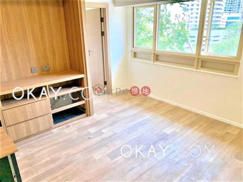 Charming 1 bedroom with balcony | Rental, St. Joan Court 勝宗大廈 Rental Listings | Central District (OKAY-R22381)