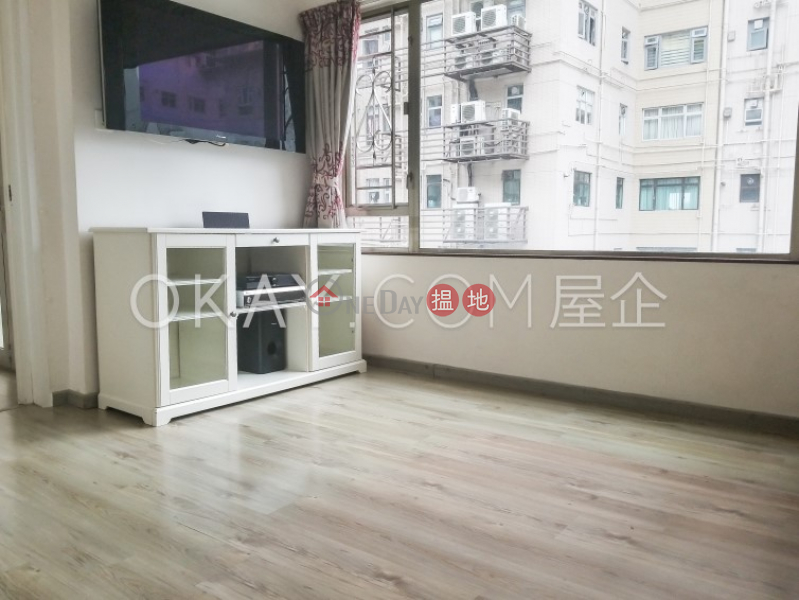 HK$ 42,000/ month King\'s Garden | Western District | Luxurious 3 bedroom with balcony & parking | Rental