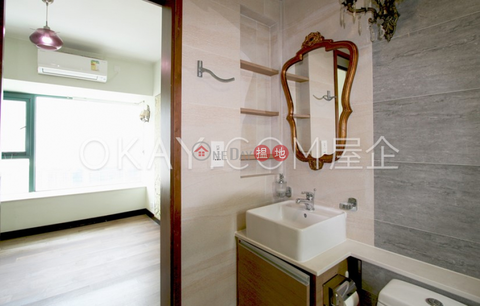 Luxurious 2 bedroom with balcony | Rental | University Heights Block 2 翰林軒2座 Rental Listings