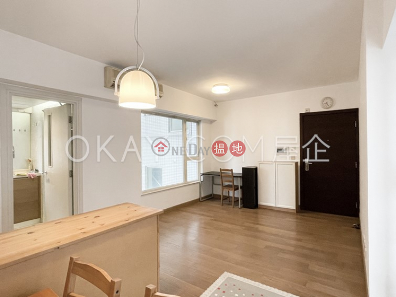 HK$ 36,000/ month, Centrestage, Central District | Gorgeous 3 bedroom with balcony | Rental