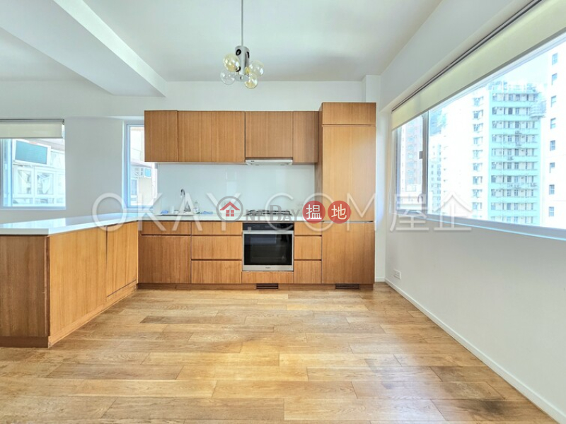 Nan Sang Building | Middle, Residential Rental Listings | HK$ 27,500/ month