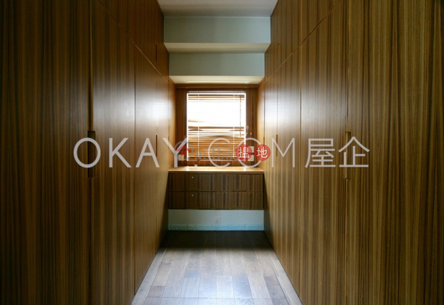 Luxurious 2 bedroom with balcony | For Sale | University Heights Block 2 翰林軒2座 Sales Listings