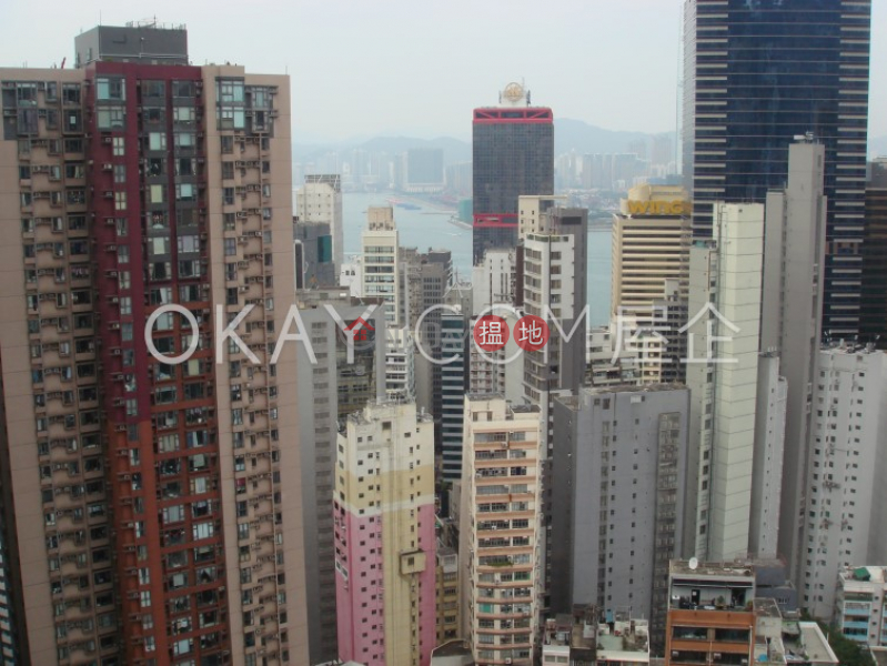 Stylish 3 bedroom on high floor with balcony | Rental | Centre Point 尚賢居 Rental Listings