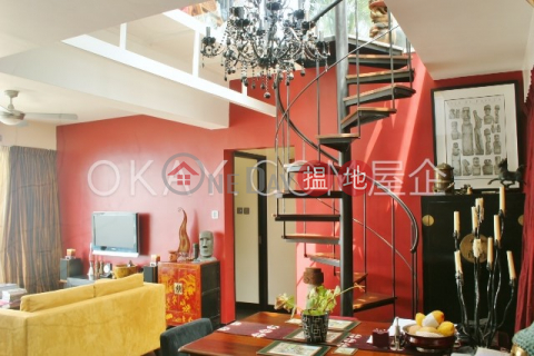 Unique penthouse with rooftop & parking | Rental | Emerald Garden 嘉瑜園 _0