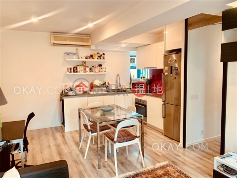 Rare 2 bedroom in Sheung Wan | For Sale, Queen's Terrace 帝后華庭 | Western District (OKAY-S135965)_0