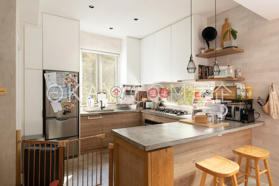 Elegant 2 bedroom with balcony & parking | For Sale | 31-33 Village Terrace | Wan Chai District Hong Kong | Sales HK$ 19.9M