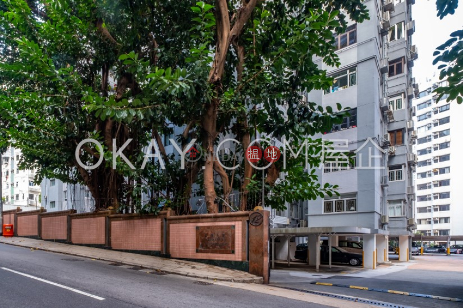 Efficient 3 bed on high floor with rooftop & parking | Rental | Alpine Court 嘉賢大廈 Rental Listings