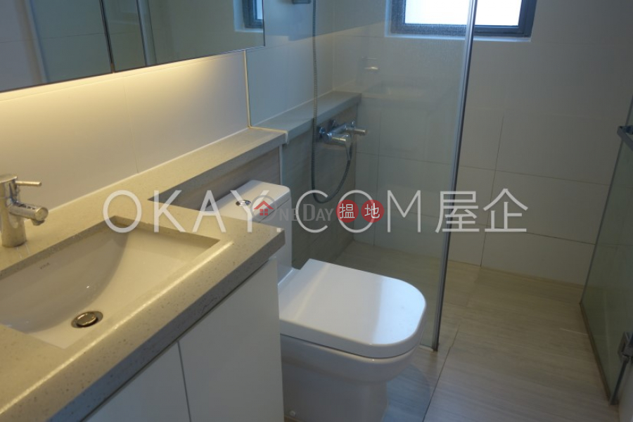 Generous 1 bedroom on high floor with balcony | Rental | Po Wah Court 寶華閣 Rental Listings