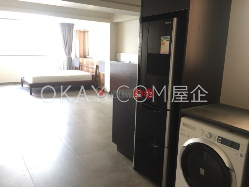 Charming with rooftop in Western District | Rental 7-9 Sands Street | Western District | Hong Kong | Rental, HK$ 34,000/ month