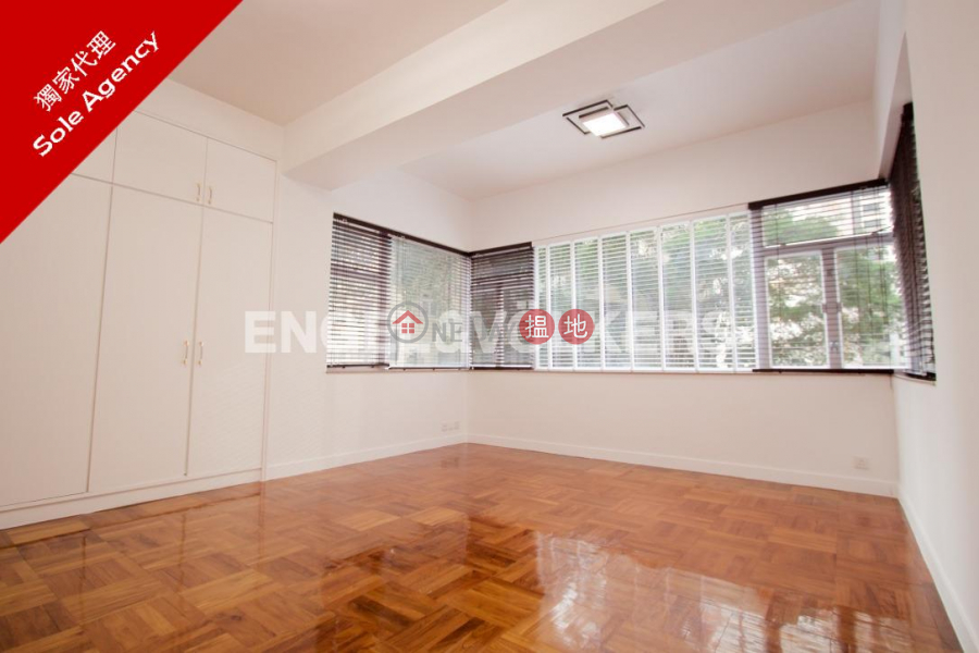 HK$ 38M, Breezy Court Western District 3 Bedroom Family Flat for Sale in Mid Levels West