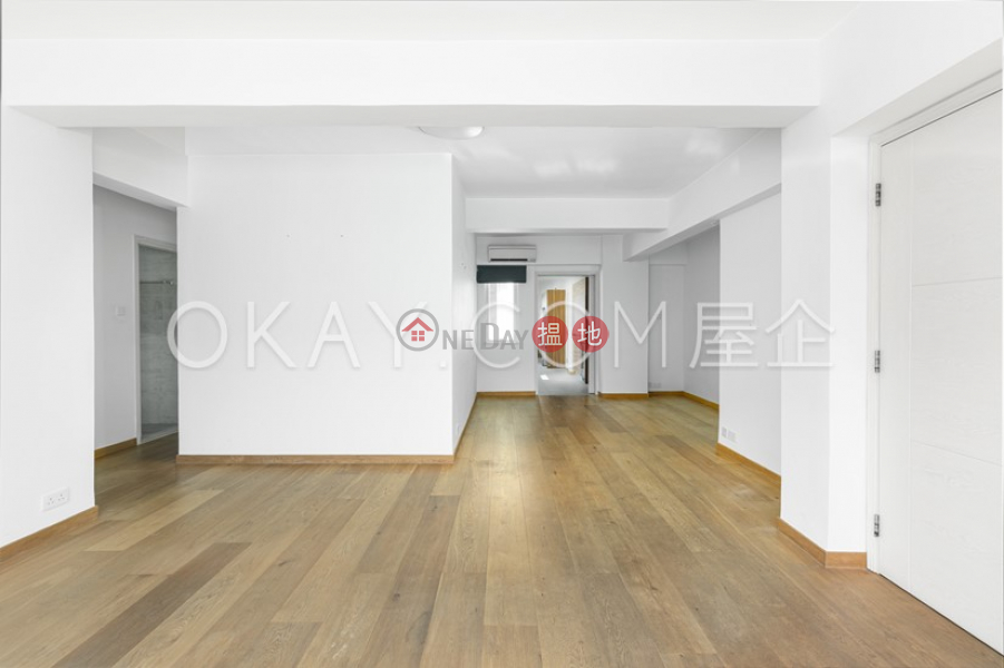 Property Search Hong Kong | OneDay | Residential | Sales Listings, Elegant 3 bedroom on high floor with rooftop & parking | For Sale