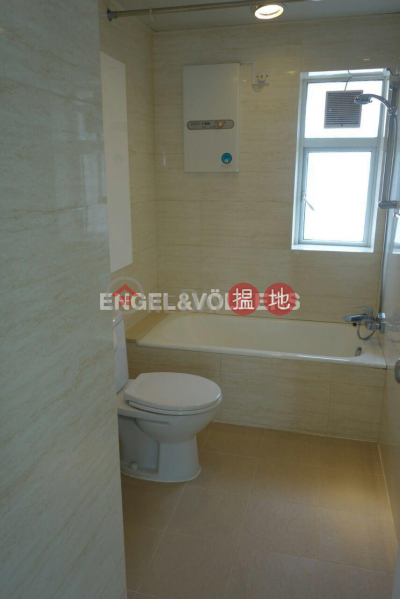 3 Bedroom Family Flat for Sale in Mid Levels West | Flourish Court 殷榮閣 Sales Listings