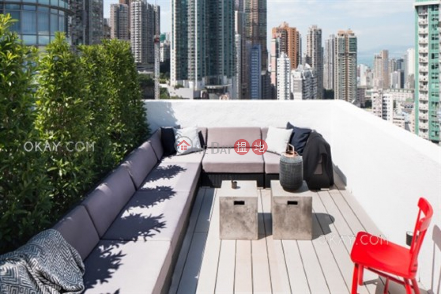 Tasteful 1 bedroom on high floor with rooftop & balcony | Rental | Caravan Court 嘉年華閣 Rental Listings