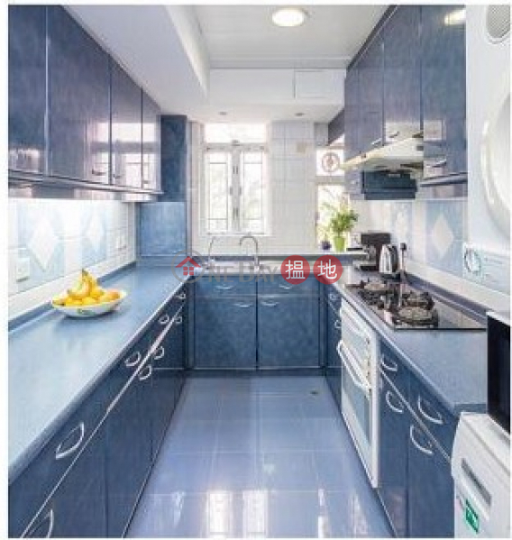 ** Rare in Market ** Luxuriously Renovated, Quiet Location, Covered Carpark 1 Comfort Terrace | Eastern District, Hong Kong, Sales | HK$ 20M