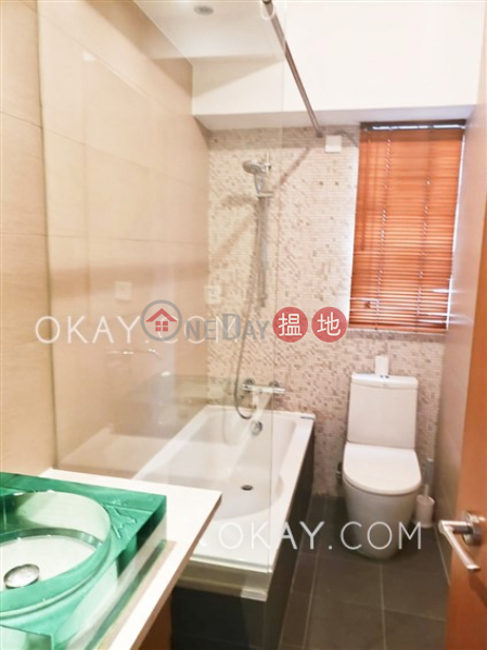 HK$ 50,000/ month, Dragonview Court Western District, Lovely 2 bedroom with balcony & parking | Rental