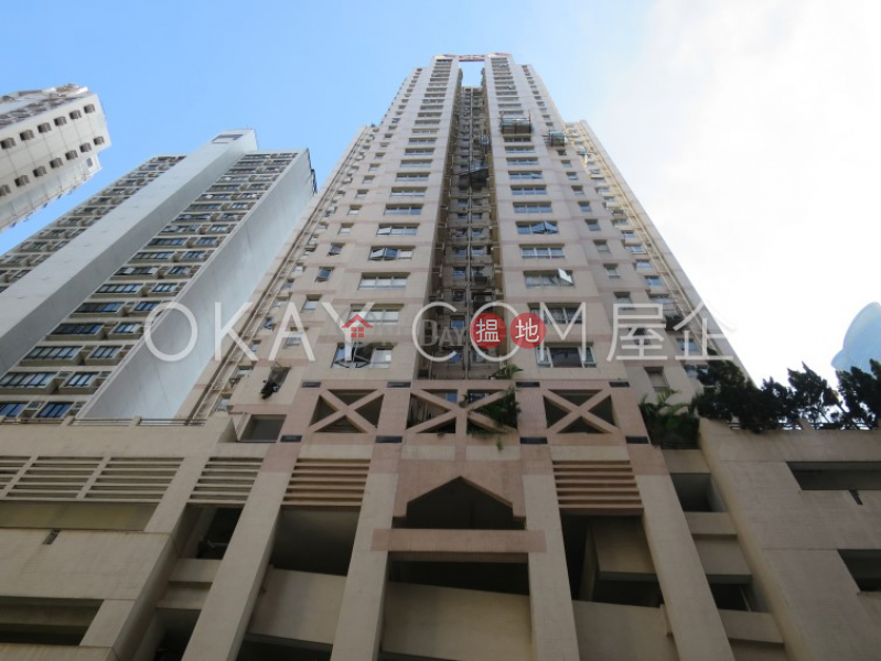 Property Search Hong Kong | OneDay | Residential Sales Listings Nicely kept 2 bedroom on high floor | For Sale