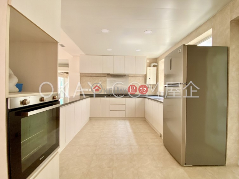HK$ 60,000/ month | Emerald Court, Western District | Stylish 3 bedroom on high floor with balcony & parking | Rental