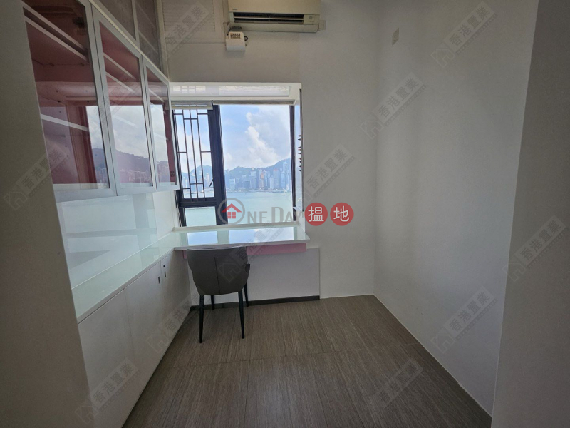 Three bedrooms, one apartment, multi-purpose in THE ARCH | The Arch Sky Tower (Tower 1) 凱旋門摩天閣(1座) Sales Listings