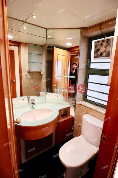 HK$ 26,000/ month Tower 3 Island Resort, Chai Wan District Tower 3 Island Resort | 3 bedroom High Floor Flat for Rent
