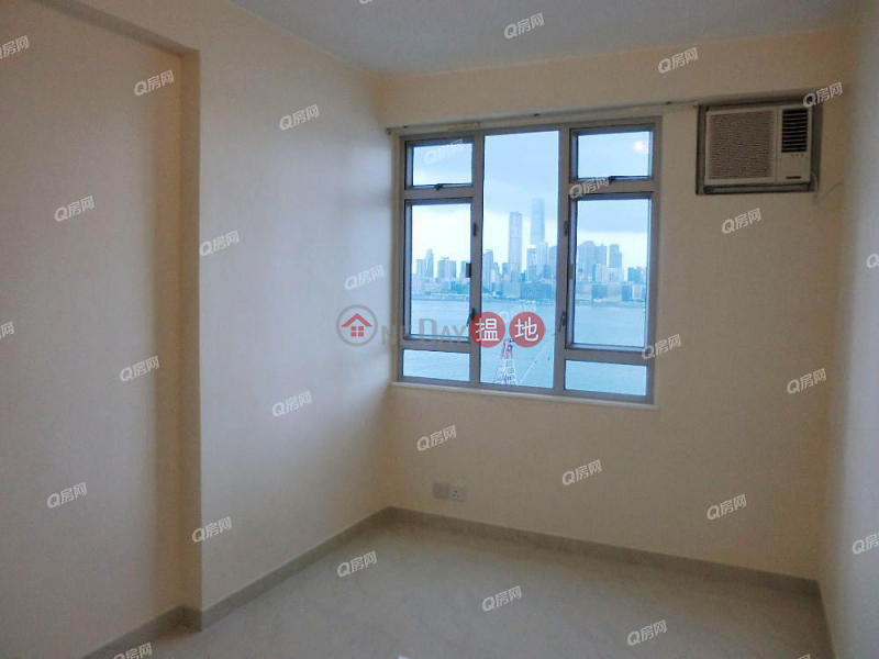 Property Search Hong Kong | OneDay | Residential | Rental Listings City Garden Block 9 (Phase 2) | 3 bedroom Mid Floor Flat for Rent