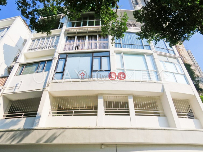 HK$ 35M | Happy View Court, Wan Chai District Lovely 3 bedroom with terrace & parking | For Sale