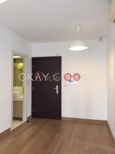 Charming 2 bedroom on high floor with balcony | Rental | Centrestage 聚賢居 _0