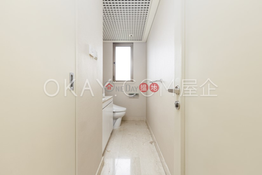 HK$ 7,457.84萬陽明山莊 眺景園南區|4房3廁,實用率高,星級會所,連車位陽明山莊 眺景園出售單位