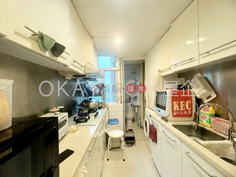 HK$ 2,650萬天寶大廈-東區-3房1廁,實用率高,極高層,連車位天寶大廈出售單位