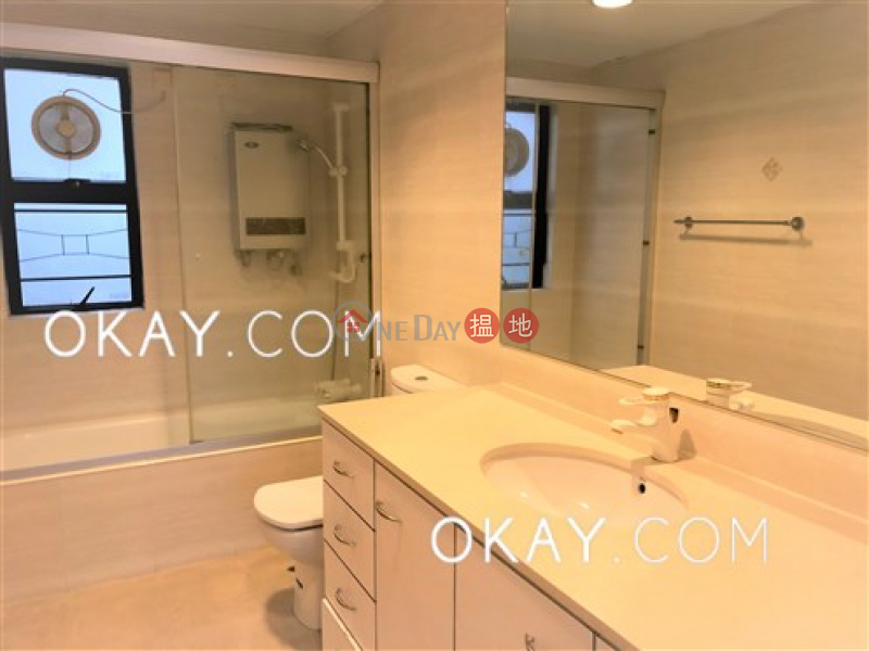 Popular 3 bedroom with balcony & parking | For Sale | Kingsford Height 瓊峰臺 Sales Listings