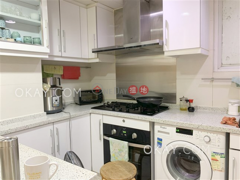 HK$ 63,000/ month Bay View Mansion Wan Chai District Luxurious 3 bedroom in Causeway Bay | Rental
