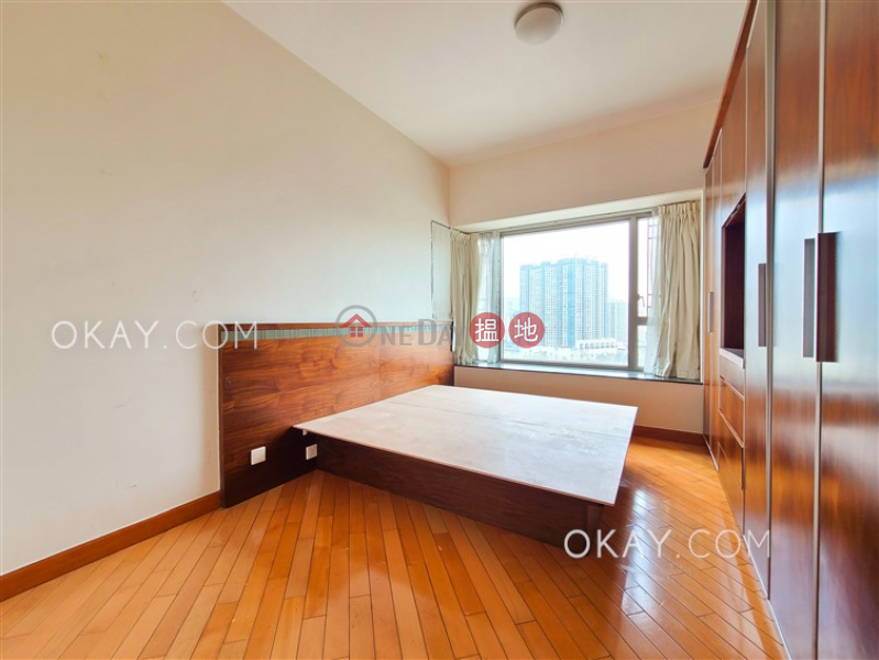 Gorgeous 3 bedroom with harbour views | Rental | Sorrento Phase 2 Block 1 擎天半島2期1座 Rental Listings