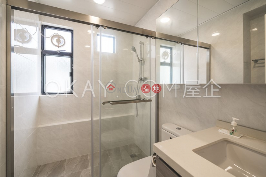 Property Search Hong Kong | OneDay | Residential Sales Listings | Luxurious 3 bedroom on high floor with parking | For Sale