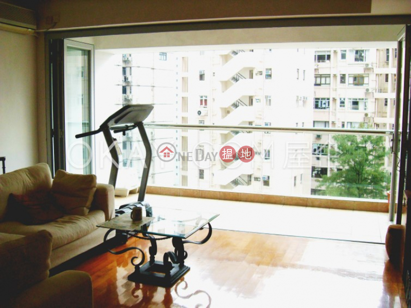 Efficient 3 bedroom with balcony & parking | For Sale | Wing Hong Mansion 永康大廈 Sales Listings