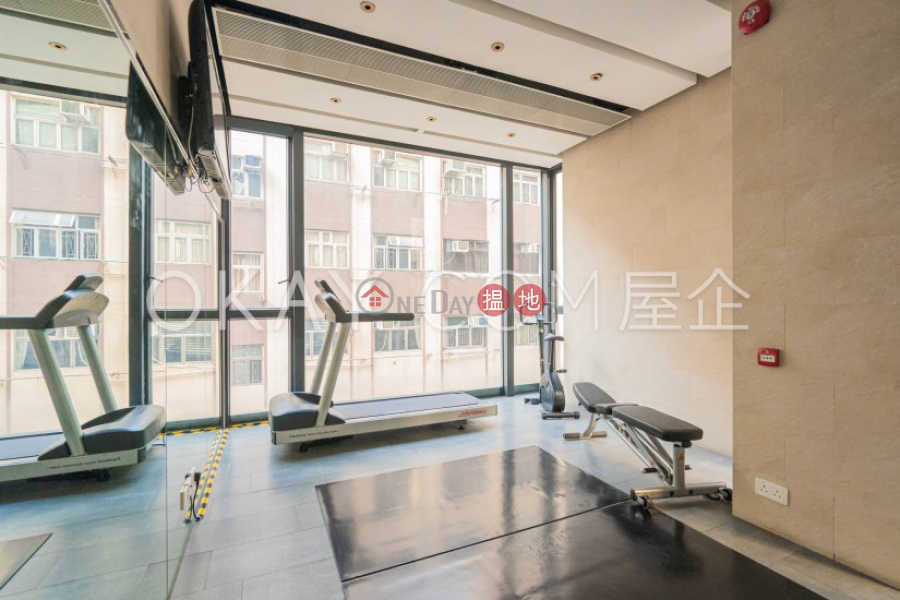 HK$ 25,000/ month | Altro | Western District, Generous 1 bedroom on high floor with balcony | Rental