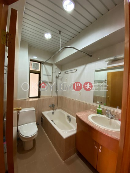 HK$ 9.5M | Sports Mansion, Wan Chai District Intimate 3 bedroom with racecourse views | For Sale