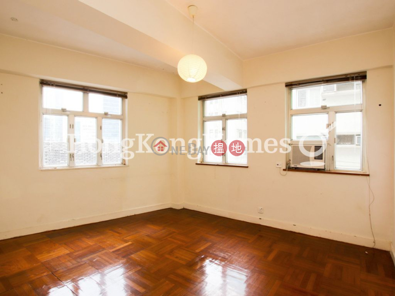HK$ 33,000/ month 52 Elgin Street, Central District, 3 Bedroom Family Unit for Rent at 52 Elgin Street