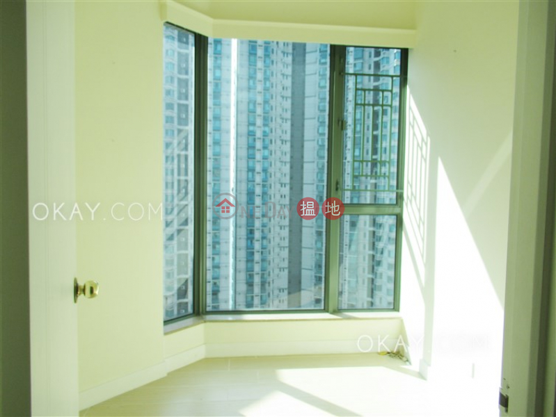 Luxurious 4 bedroom on high floor | For Sale | Tower 2 Island Harbourview 維港灣2座 Sales Listings