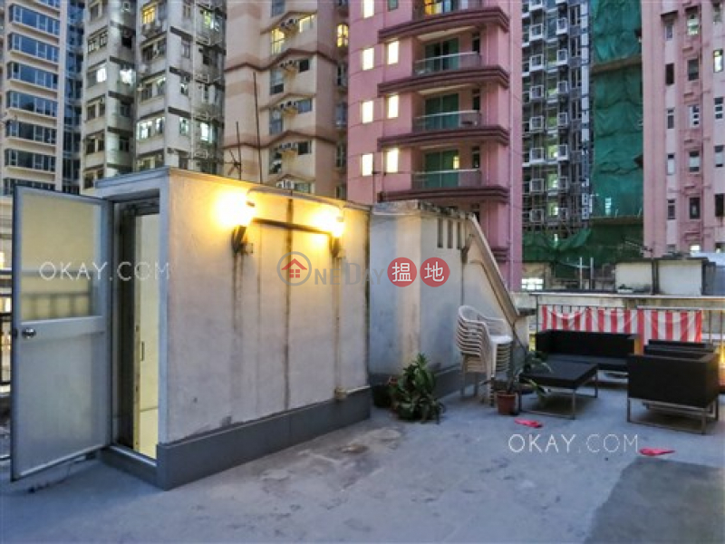 Generous 2 bedroom on high floor with rooftop | Rental 14 Tai Yuen Street | Wan Chai District | Hong Kong | Rental, HK$ 21,000/ month